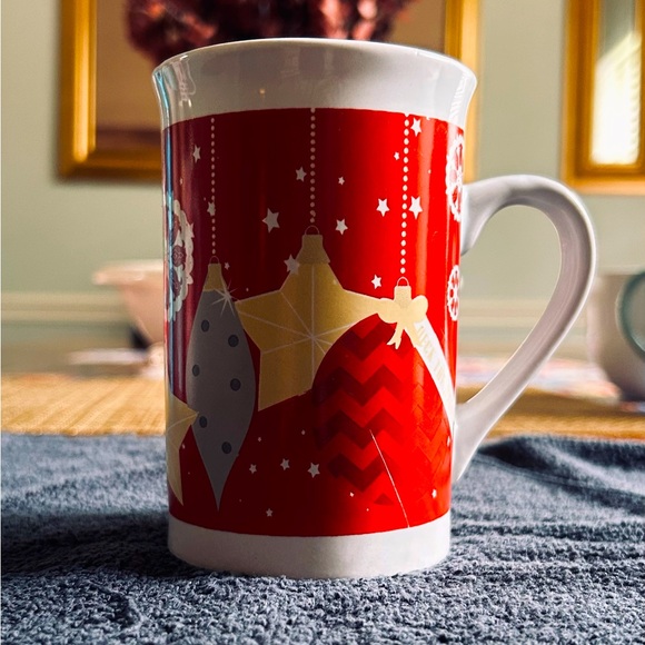 🧨Christmas Decor Coffee Mug ((SEND ANY OFFER OVER $11‼️)) 🧨 - Picture 1 of 4